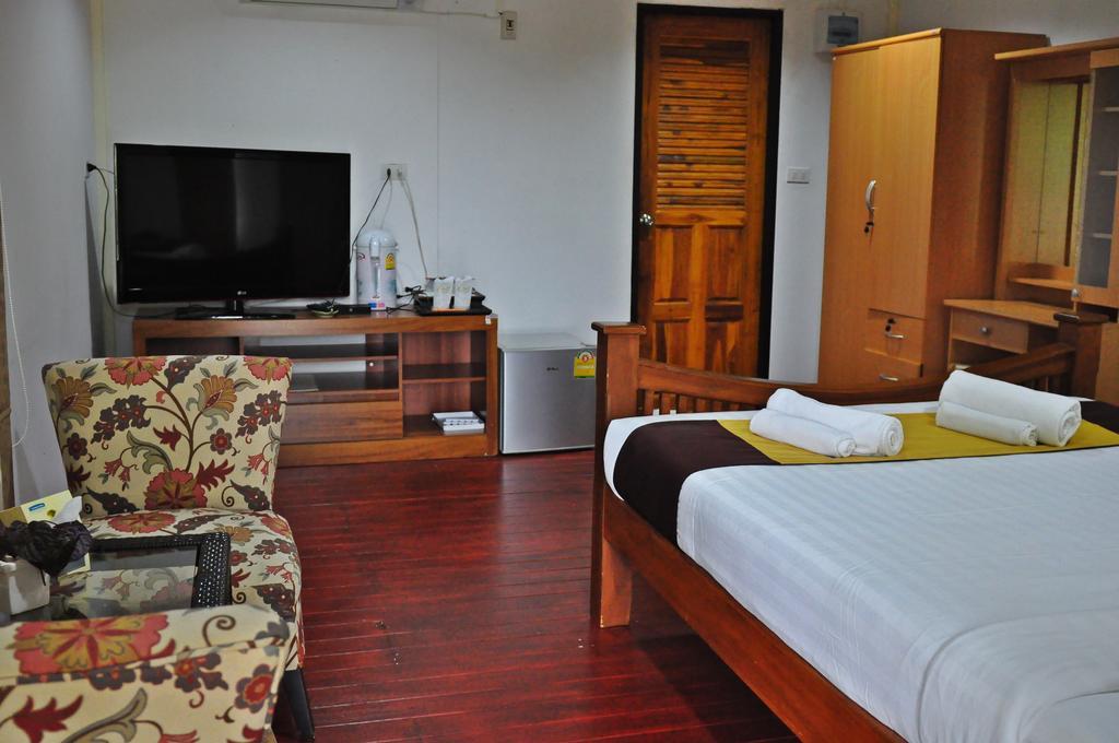 111 Resort & Spa Ban Tha Ramat Exterior photo